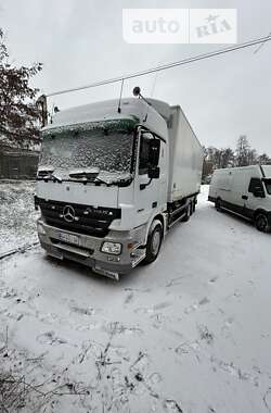 Вантажний фургон Mercedes-Benz Actros 2003 в Сумах