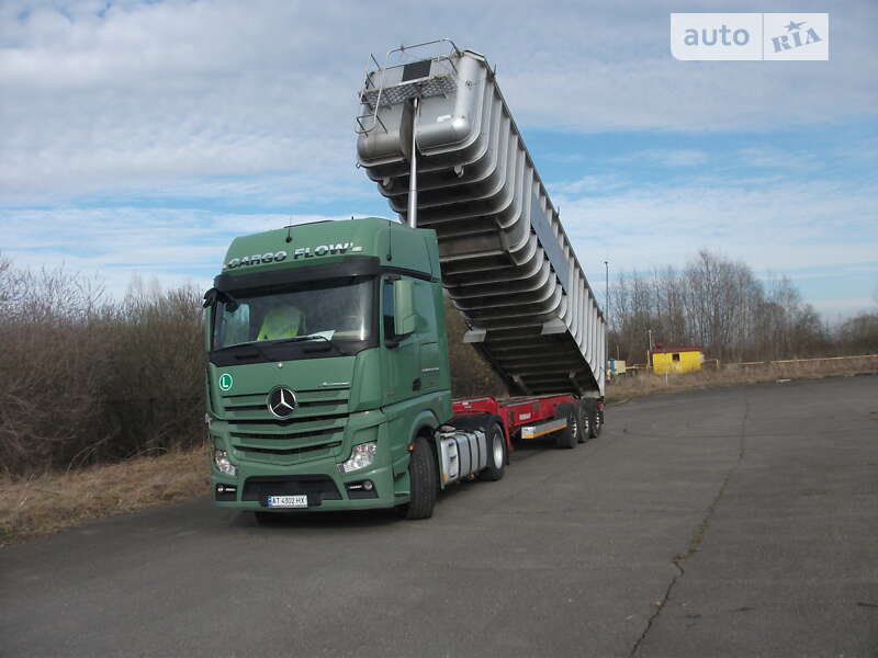 Зерновоз Mercedes-Benz Actros 2015 в Івано-Франківську