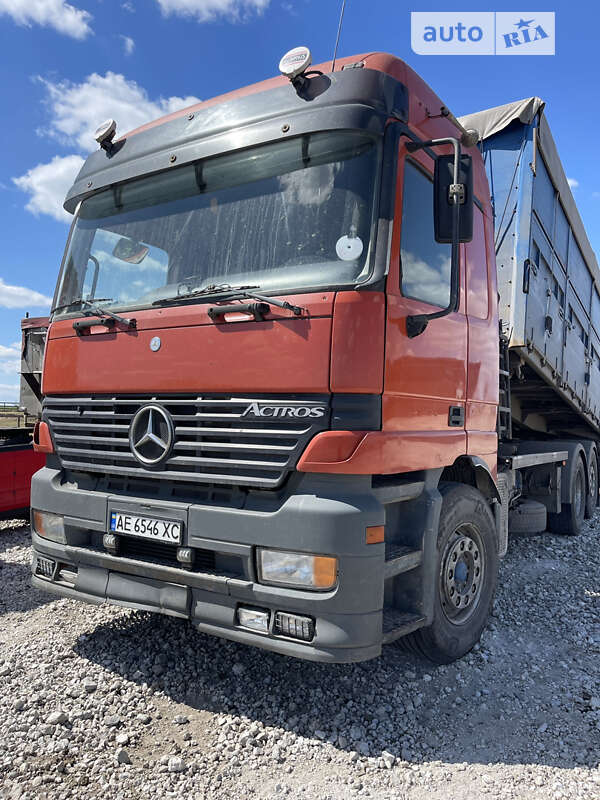 Самосвал Mercedes-Benz Actros 2000 в Днепре