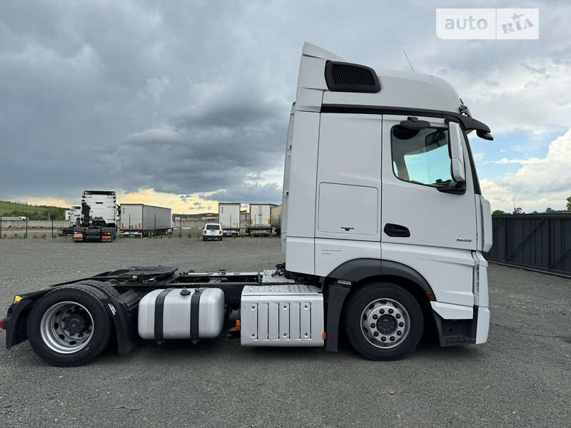 Тягач Mercedes-Benz Actros 2017 в Іршаві