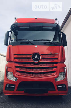 Тягач Mercedes-Benz Actros 2013 в Вараше