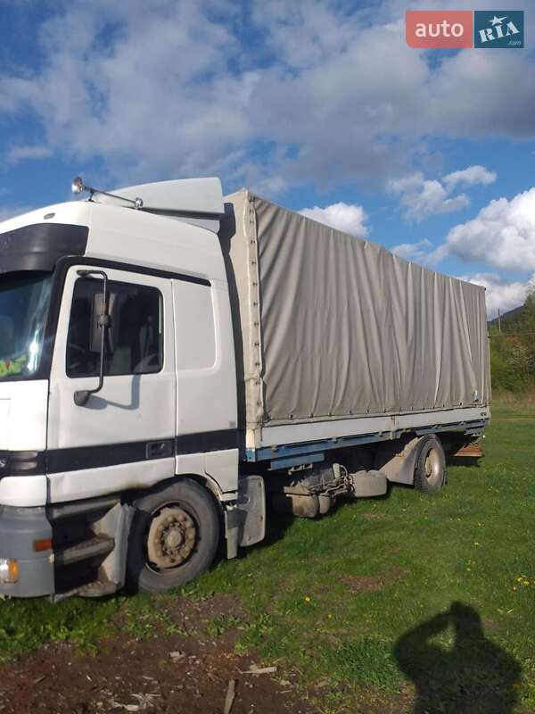 Тентованый Mercedes-Benz Actros 2000 в Гусятине