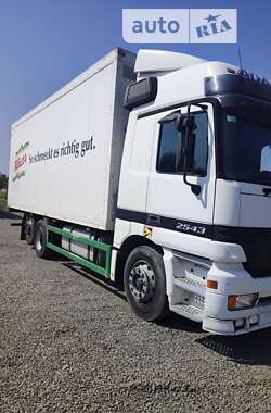 Вантажний фургон Mercedes-Benz Actros 2001 в Луцьку