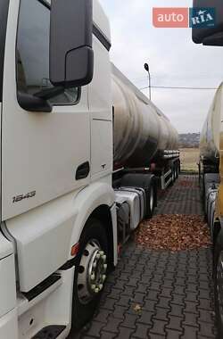 Бензовоз Mercedes-Benz Actros 2014 в Черновцах