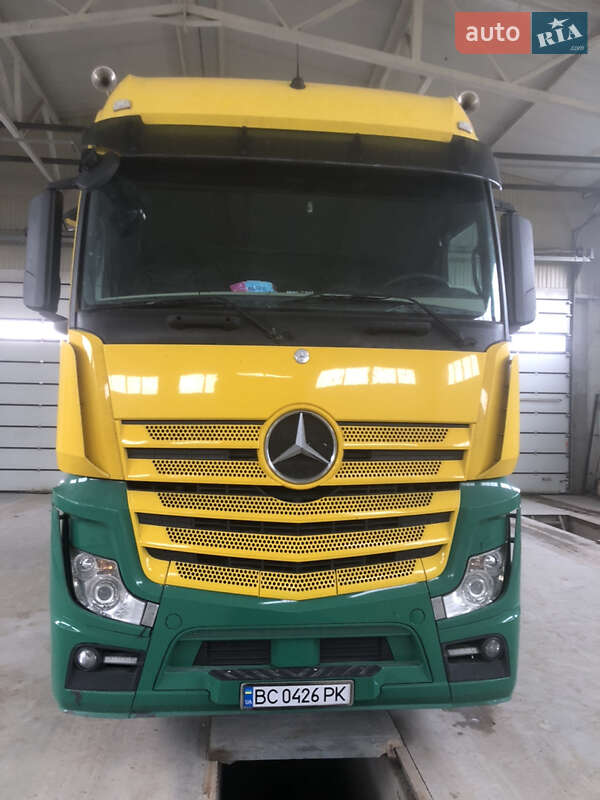 Тягач Mercedes-Benz Actros 2013 в Львове