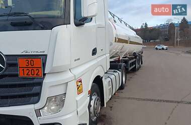 Бензовоз Mercedes-Benz Actros 2015 в Луцьку