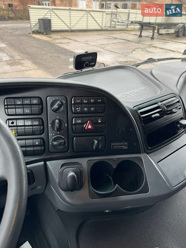 Автовоз Mercedes-Benz Actros 2013 в Вараше