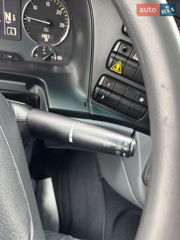 Автовоз Mercedes-Benz Actros 2013 в Вараше