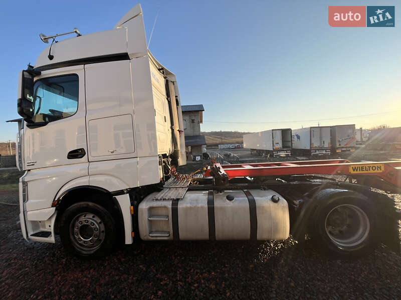 Тягач Mercedes-Benz Actros 2013 в Иршаве