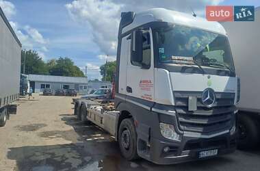 Контейнеровоз Mercedes-Benz Actros 2016 в Львові