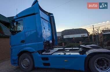 Тягач Mercedes-Benz Actros 2013 в 