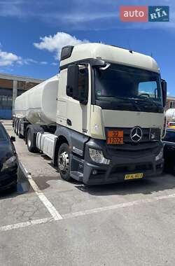 Бензовоз Mercedes-Benz Actros 2013 в 