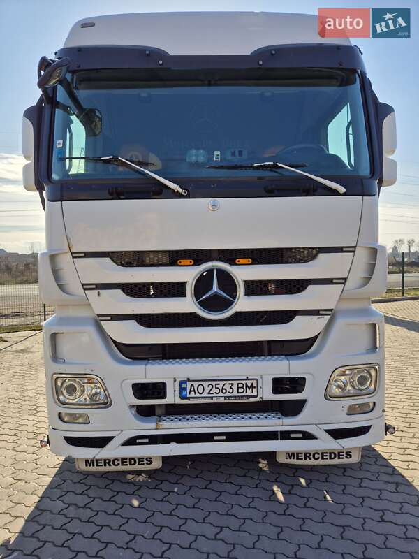 Тягач Mercedes-Benz Actros 2013 в Мукачевому