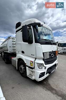 Тягач Mercedes-Benz Actros 2014 в 
