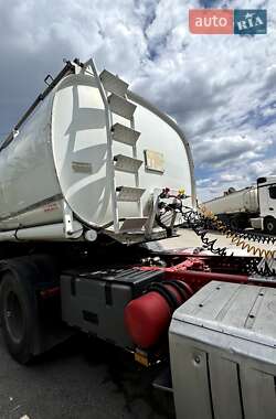 Тягач Mercedes-Benz Actros 2014 в 