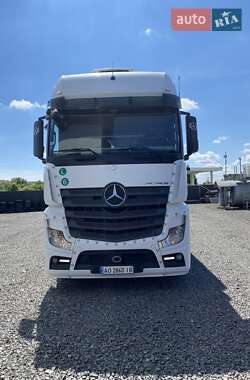 Тягач Mercedes-Benz Actros 2015 в Иршаве