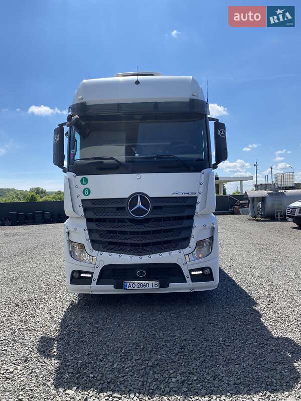 Тягач Mercedes-Benz Actros 2015 в Иршаве