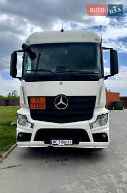 Бензовоз Mercedes-Benz Actros 2014 в Бердичеве