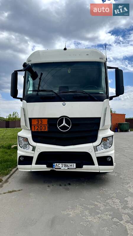 Бензовоз Mercedes-Benz Actros 2014 в 