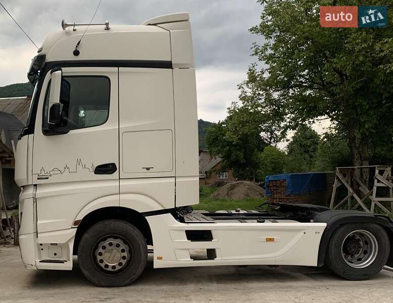 Тягач Mercedes-Benz Actros 2011 в Тячеве