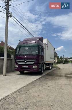 Контейнеровоз Mercedes-Benz Actros 2003 в Виноградове