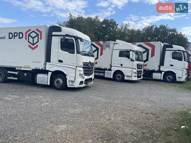 Контейнеровоз Mercedes-Benz Actros 2021 в Черновцах