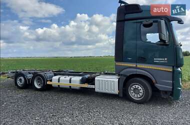 Тентованый Mercedes-Benz Actros 2016 в Луцке