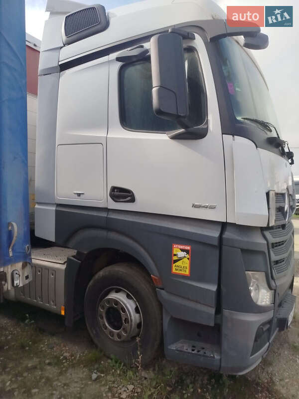 Тягач Mercedes-Benz Actros 2015 в Ивано-Франковске