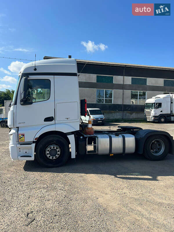 Бензовоз Mercedes-Benz Actros 2014 в Чернівцях