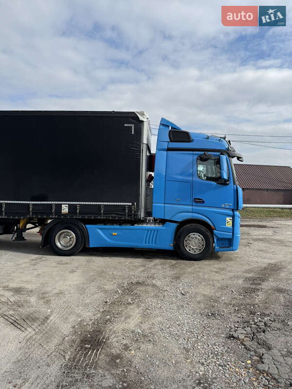 Тягач Mercedes-Benz Actros 2015 в Києві