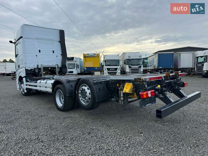 Контейнеровоз Mercedes-Benz Actros 2020 в Луцке