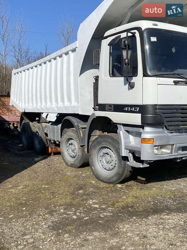 Самоскид Mercedes-Benz Actros 2001 в Ужгороді