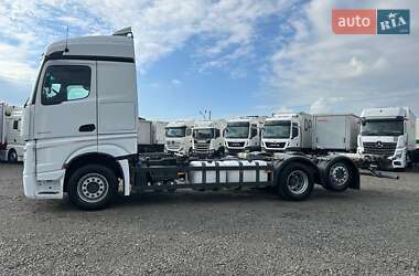 Контейнеровоз Mercedes-Benz Actros 2021 в 