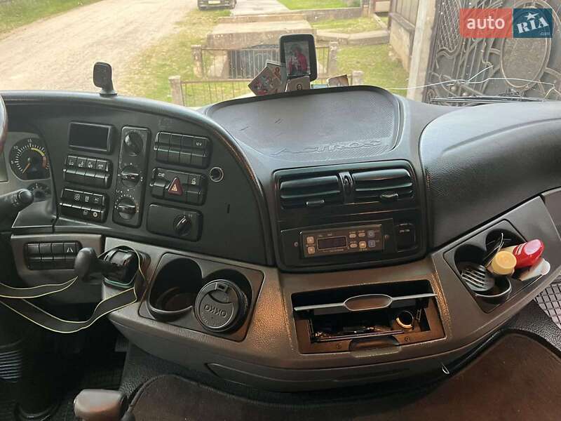 Грузовой фургон Mercedes-Benz Actros 2003 в Виноградове
