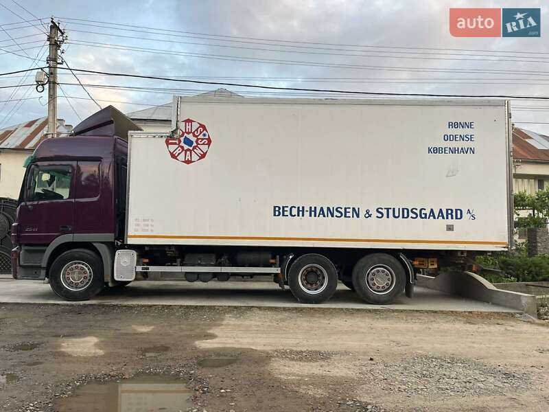 Грузовой фургон Mercedes-Benz Actros 2003 в Виноградове