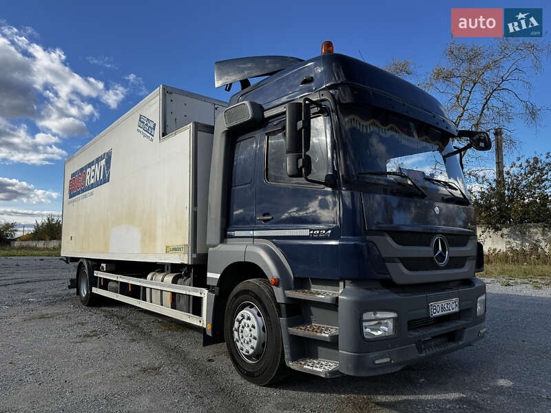 Грузовой фургон Mercedes-Benz Actros 2013 в Львове