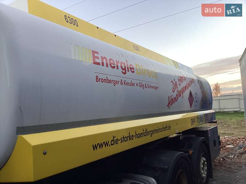 Бензовоз Mercedes-Benz Actros 2008 в Львове