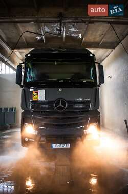 Тягач Mercedes-Benz Actros 2013 в Львове