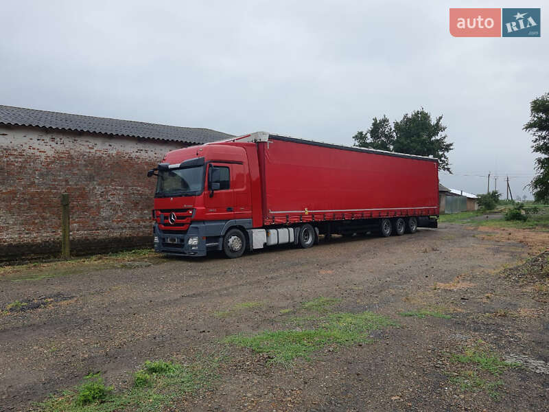 Тягач Mercedes-Benz Actros 2011 в Новоселице