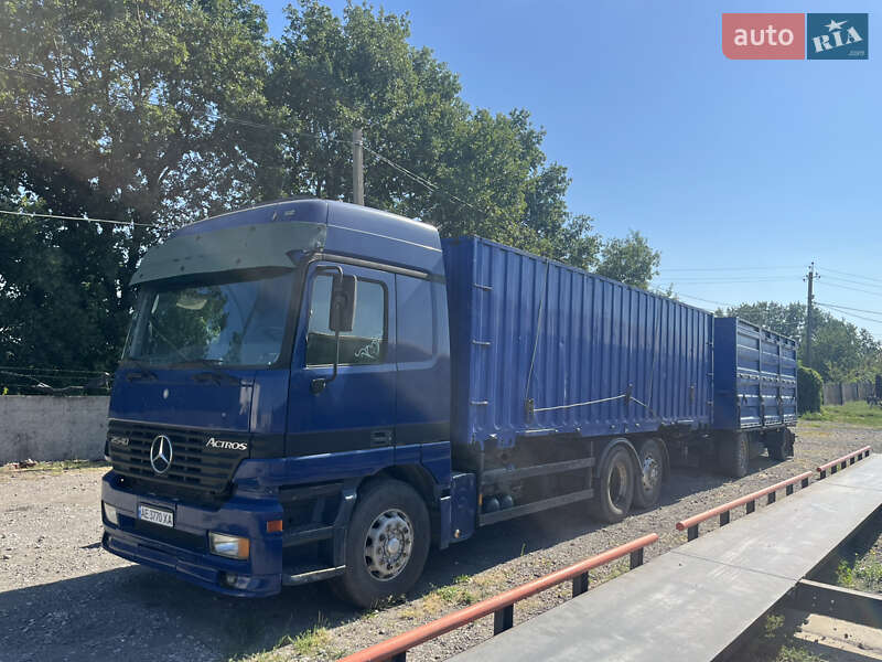 Контейнеровоз Mercedes-Benz Actros 2001 в Верхньодніпровську