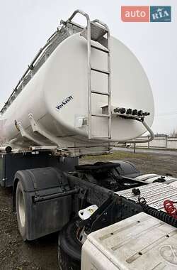 Бензовоз Mercedes-Benz Actros 2013 в Луцке