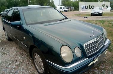 Седан Mercedes-Benz Atego 2000 в Киеве