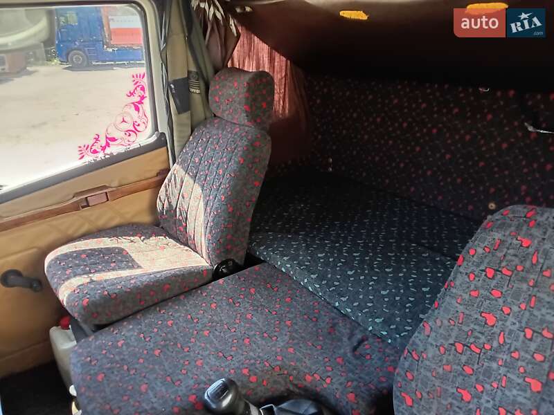 Грузовой фургон Mercedes-Benz Atego 1994 в Могилев-Подольске
