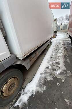 Інші вантажівки Mercedes-Benz Atego 2000 в 