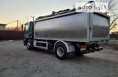 Самосвал Mercedes-Benz Axor 2010 в Бучаче