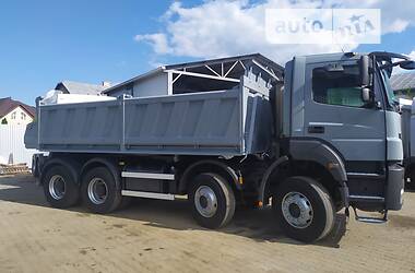 Самосвал Mercedes-Benz Axor 2011 в Черновцах