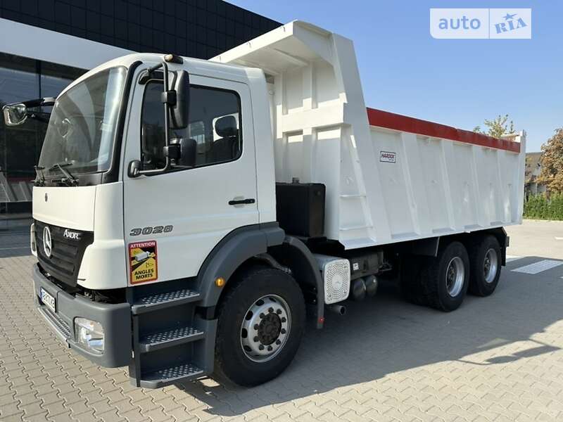 Самосвал Mercedes-Benz Axor 2008 в Виннице