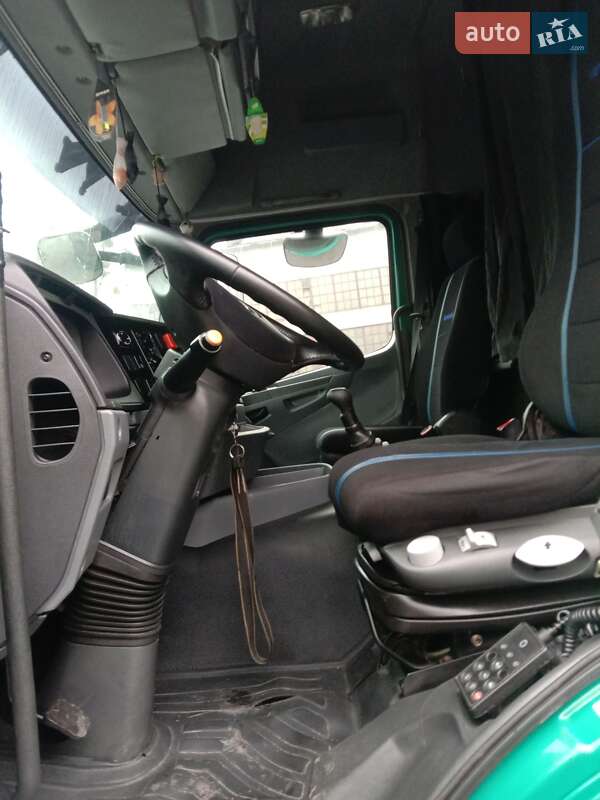 Тягач Mercedes-Benz Axor 2010 в Києві