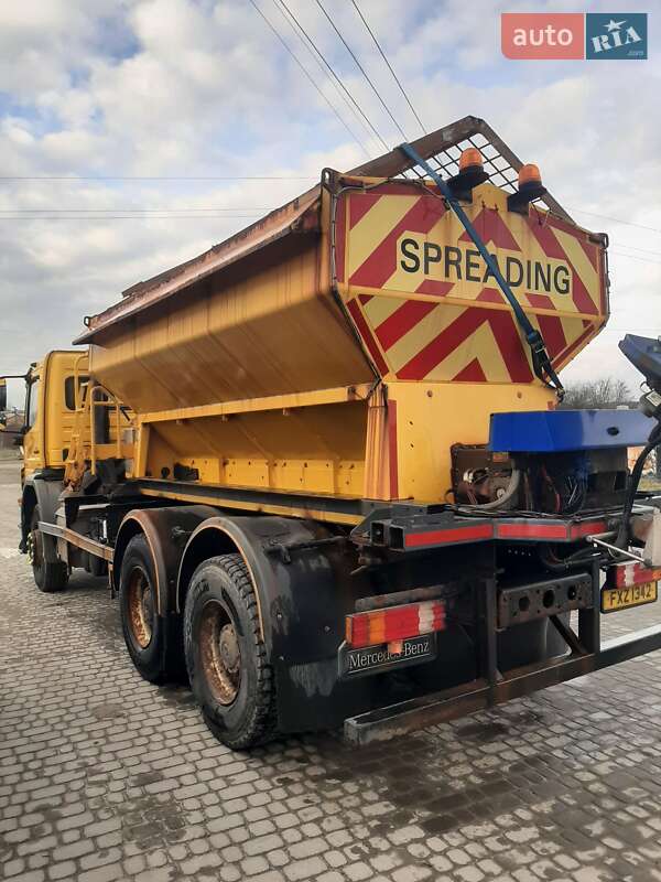 Пескоразбрасывающая машина Mercedes-Benz Axor 2012 в Львове