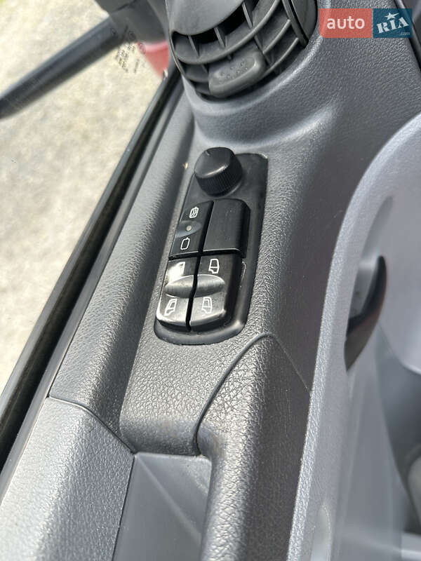 Грузовой фургон Mercedes-Benz Axor 2012 в Бучаче